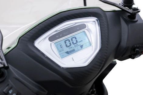 RET_nz82136-studio-MK-LR-44